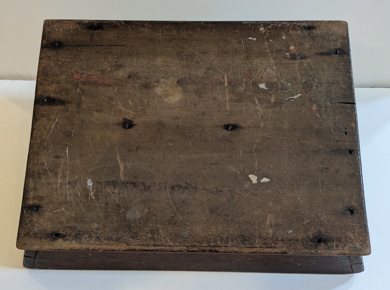 Wooden Carrier with Hearts Cutout Handke