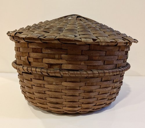 Rare Cake Basket