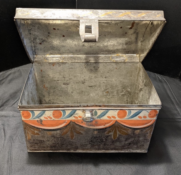 Toleware Document Box