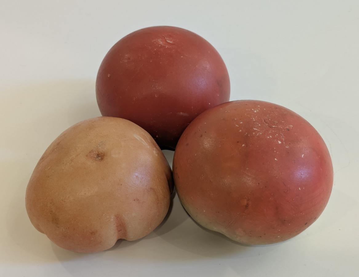 Set of Three Stone Vegetable Tomatoes