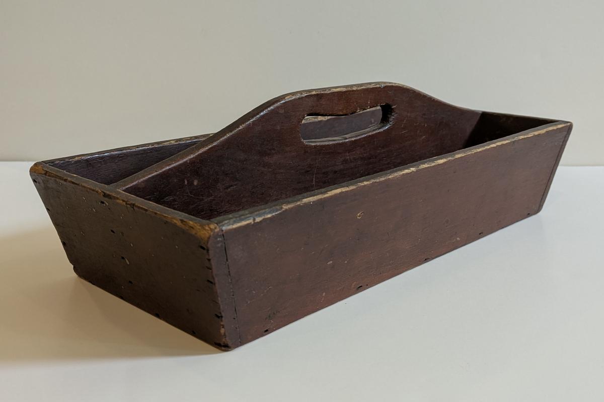 Red Painted Long Rectangular Carrier