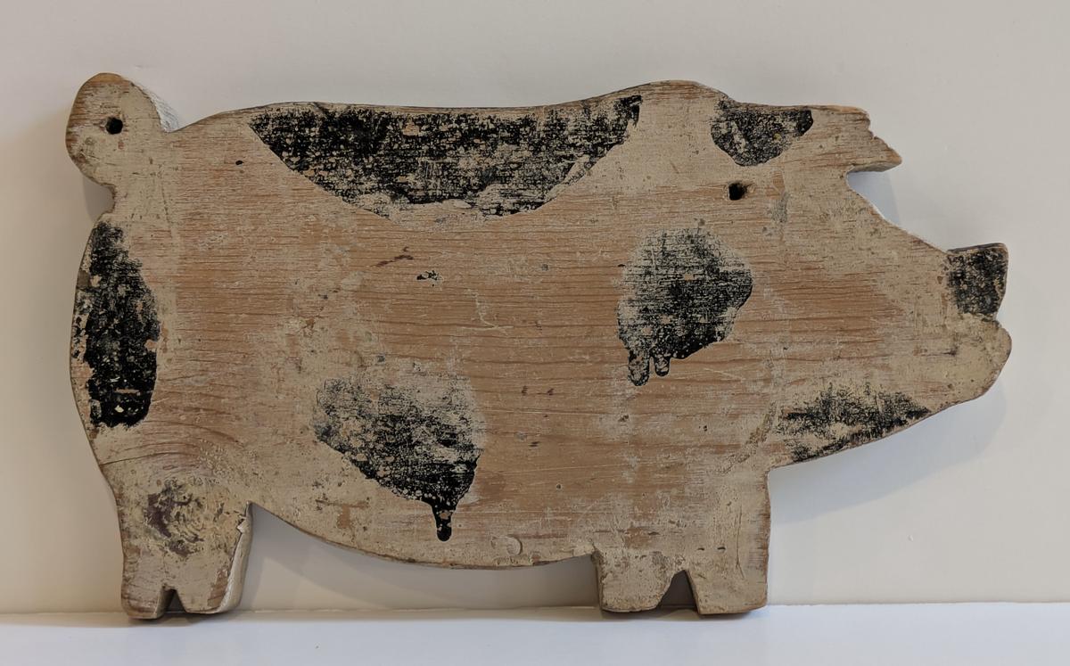 Small Painted Pig Cutting Board