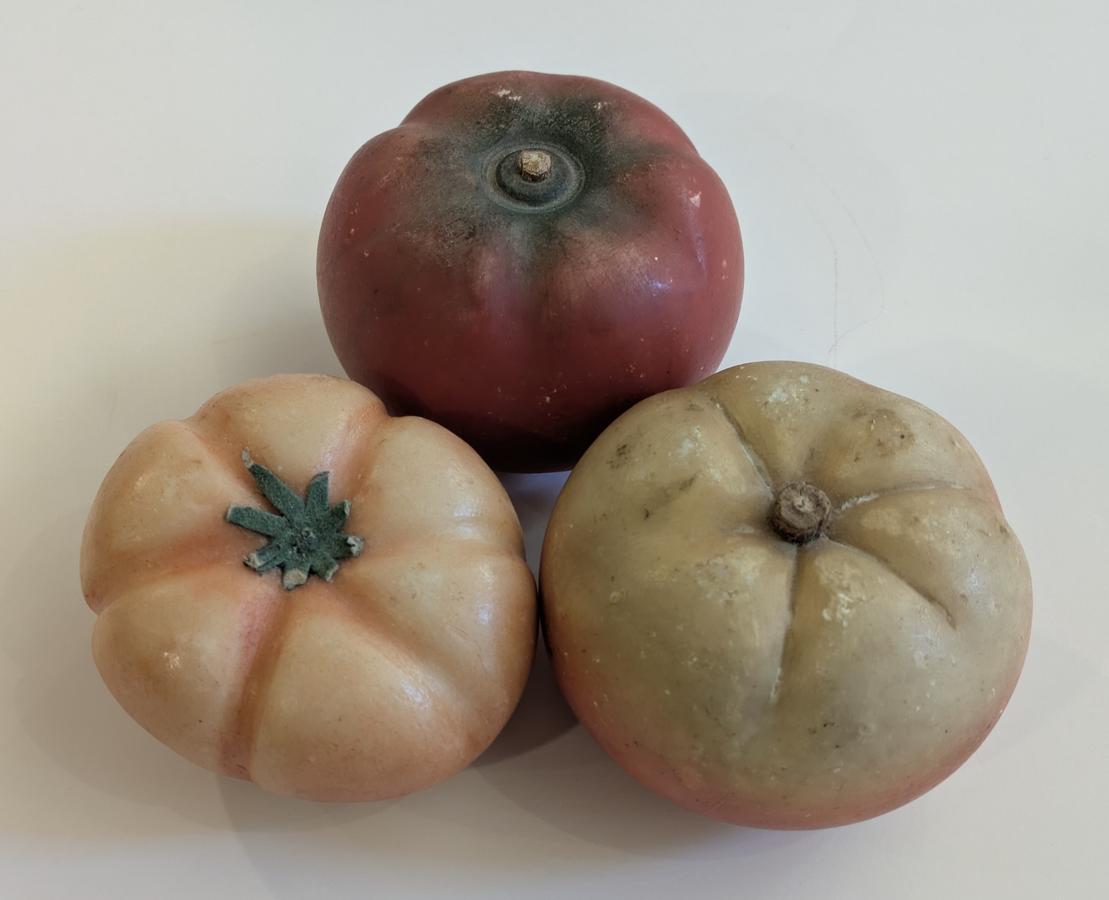 Set of Three Stone Vegetable Tomatoes
