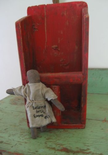 34. Pine Grain Scoop in Lipstick Red Paint