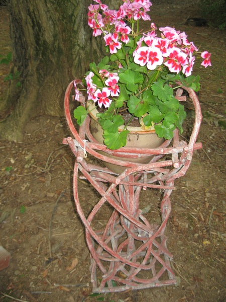 Country Willow Branch Flower Stand