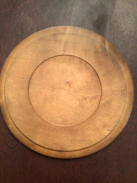 NICELY CARVED ROUND BREADBOARD