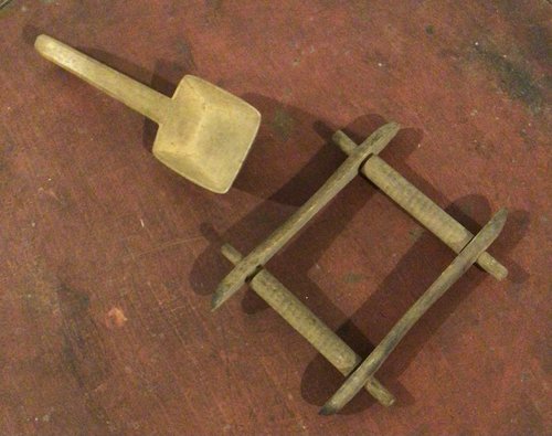 MINIATURE SCOOP AND WINDER