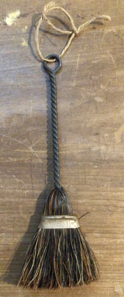 Sweet Small Brush with Twisted Handle