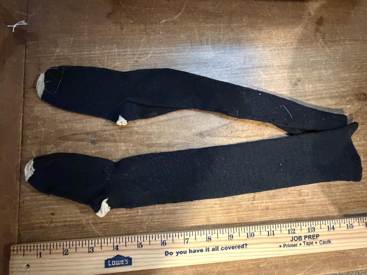 CHILDRENS BLACK SOCKS