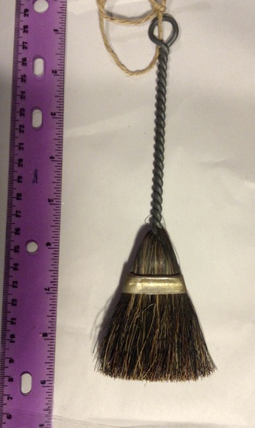 Sweet Small Brush with Twisted Handle