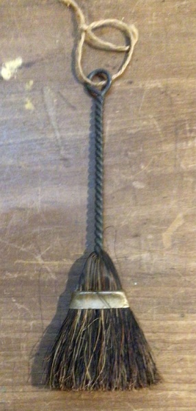 Sweet Small Brush with Twisted Handle
