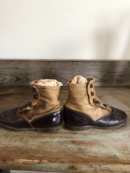 Early 5 1/2” children’s high button shoes