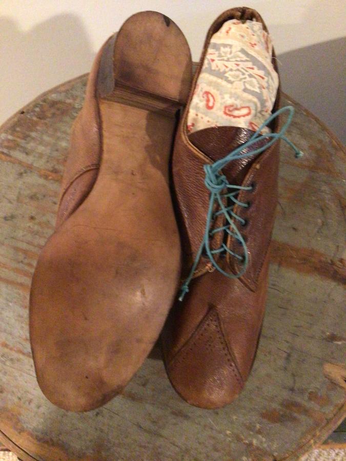 EARLY WOMENS TAN SHOES