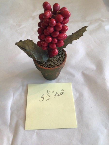 SWEET VINTAGE POTTED HOLLY