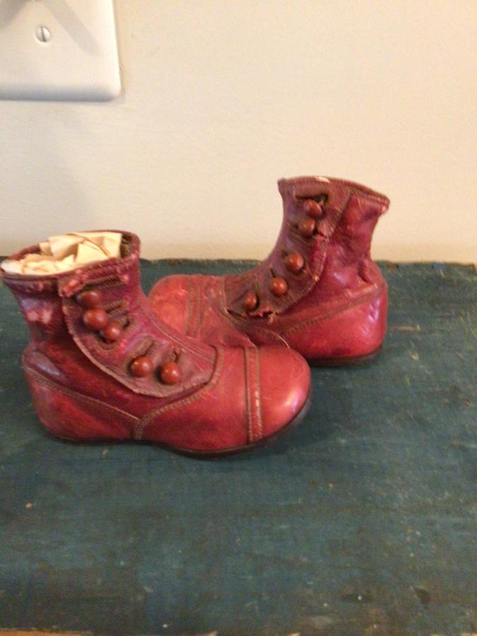 SWEET RED CHILDS HIGH BUTTON SHOES