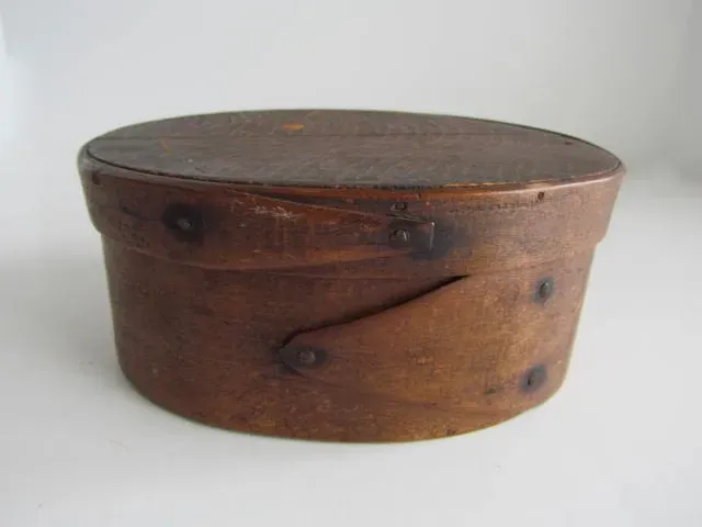 Early 19th. c. Small Oval Pantry Box