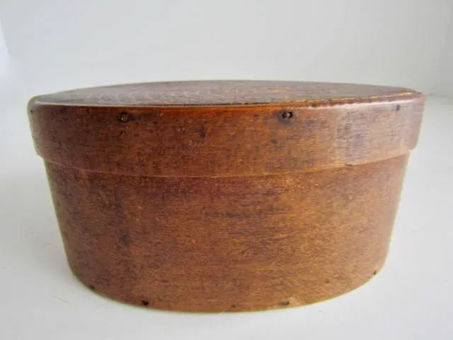 Early 19th. c. Small Oval Pantry Box