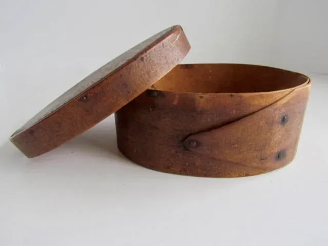 Early 19th. c. Small Oval Pantry Box