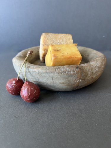 Treenware, Round, Late 19th. century Soap Dish