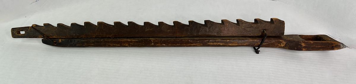 18th. century Wooden Lighting Trammel