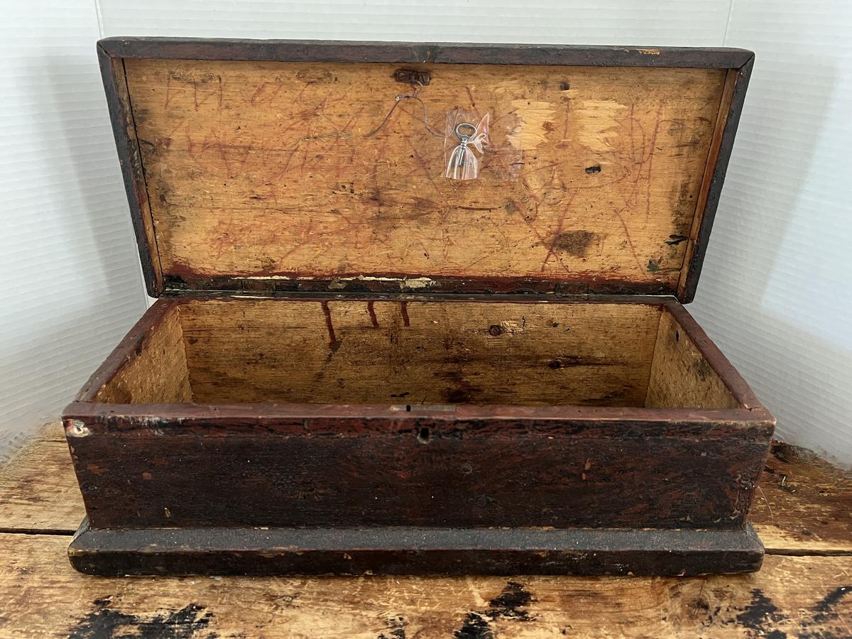 Painted Table Box w/Key