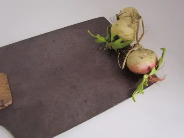 Unusual Steel, Small Peel