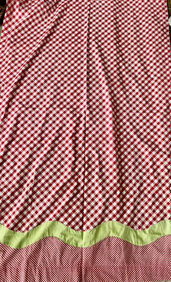 Vintage, Country Red/Green Table Covers/Curtains
