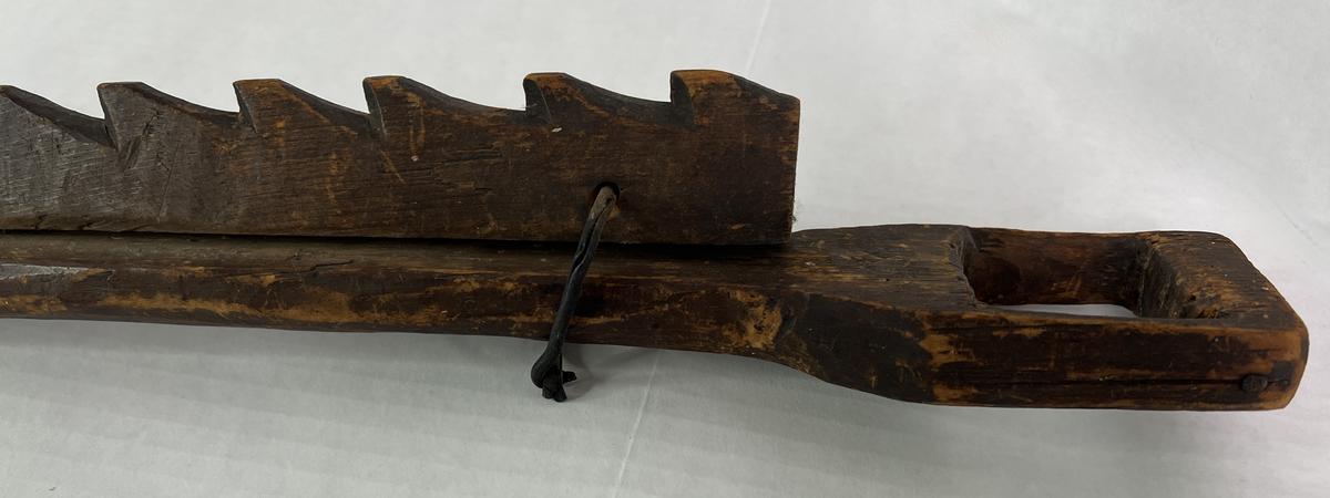 18th. century Wooden Lighting Trammel
