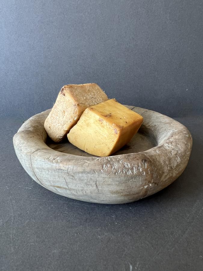 Treenware, Round, Late 19th. century Soap Dish