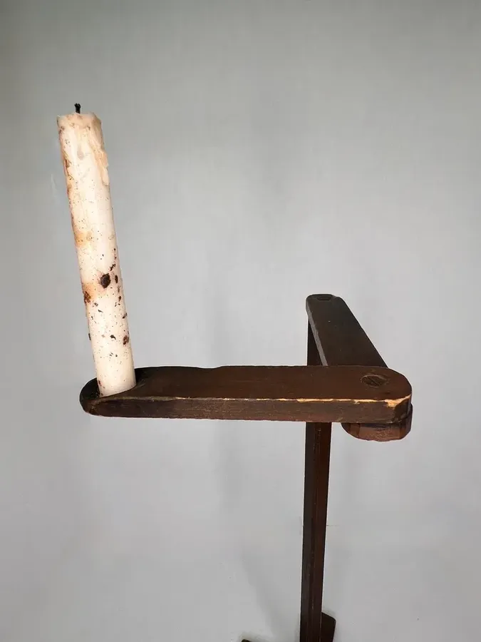 American, Retractable Arm Wooden Table Light