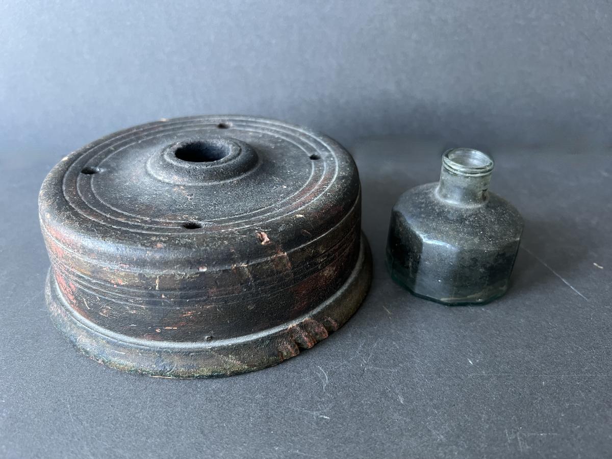 Late 18th/ 19th. c. Wooden w/Glass Insert Inkwel