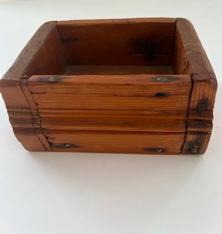Late 18th. c. Soap Holder