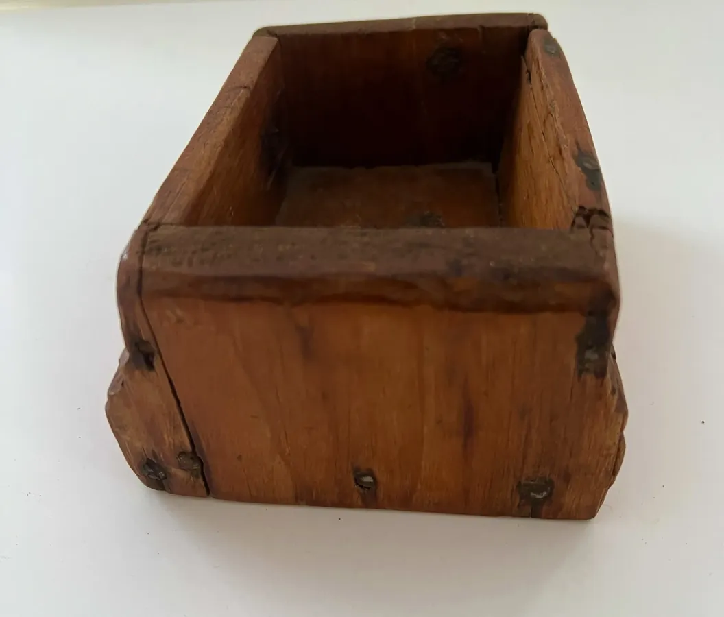 Late 18th. c. Soap Holder