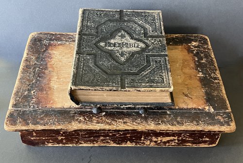 Early 19th. century Painted Book/Bible Stand