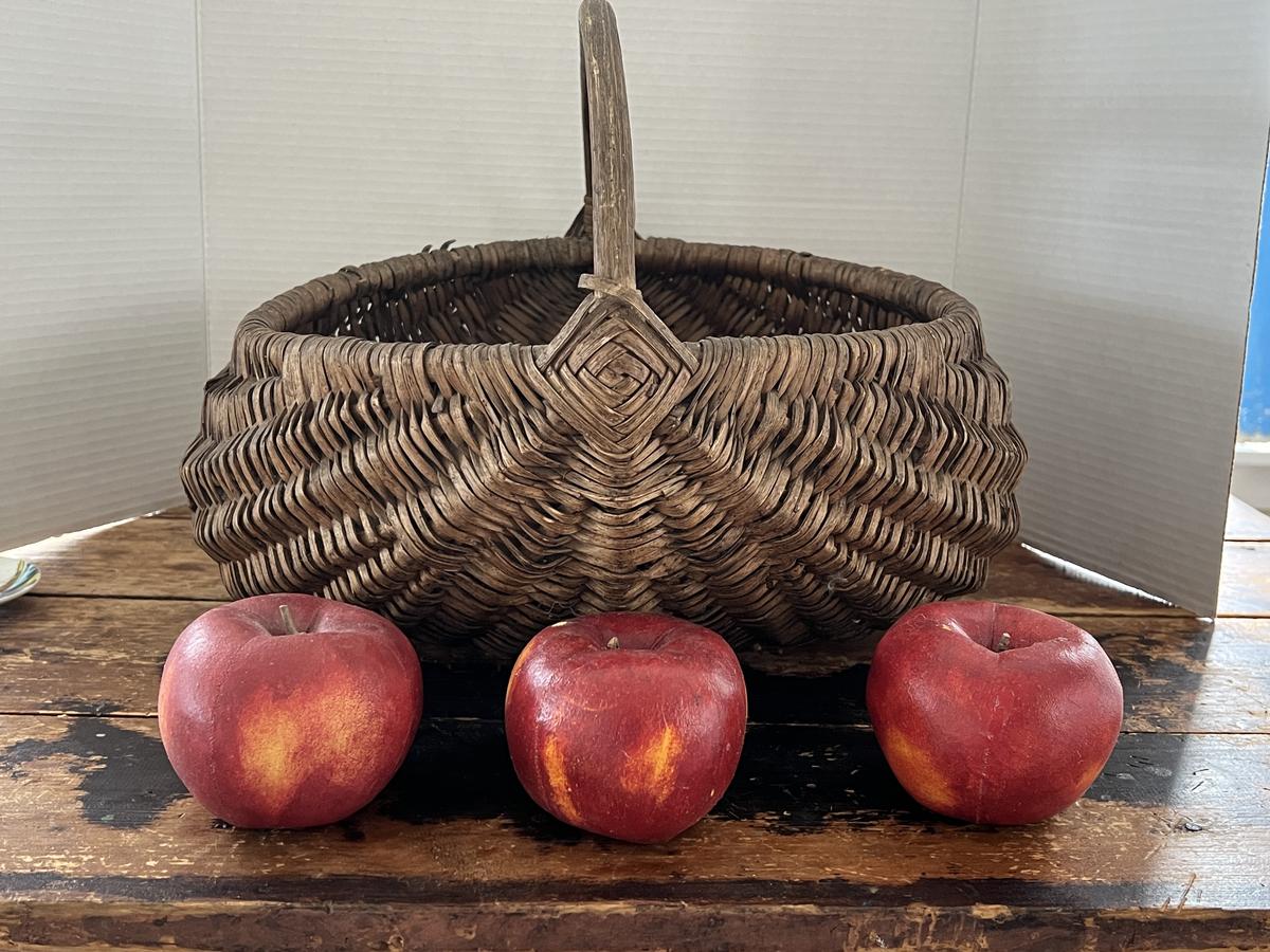 Large Buttock Basket