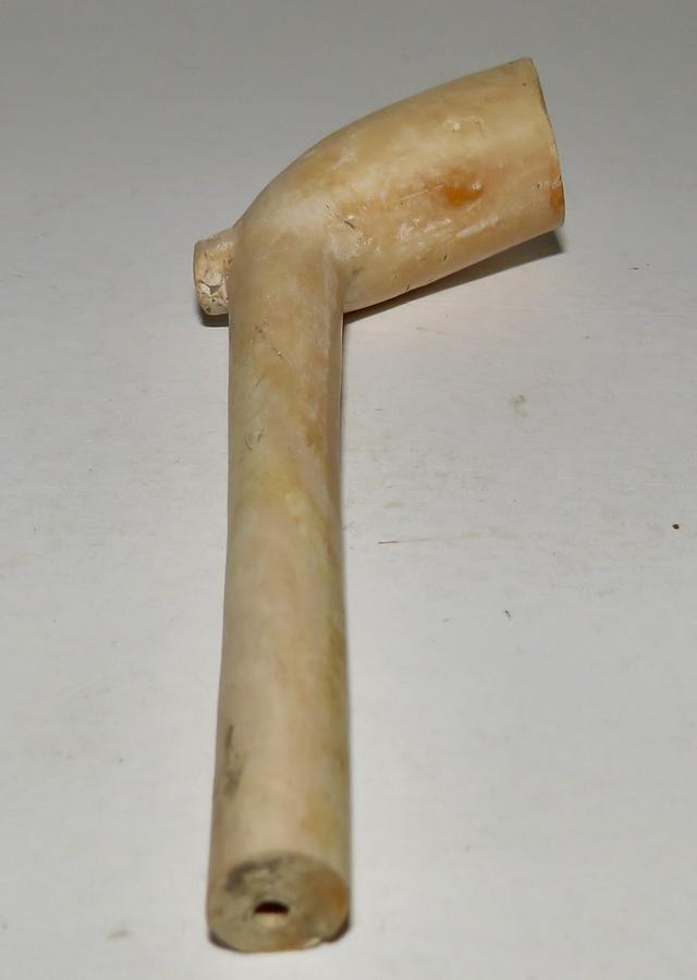 18TH CENTURY VA CLAY PIPE