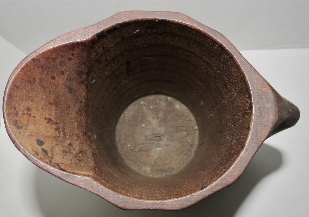 TREEN 18TH C. NOGGIN 7 3/4"