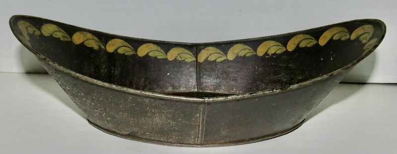EARLY 19TH C. TIN TOLEWARE BREAD TRAY, SIGNED