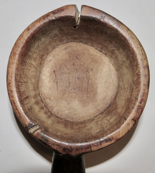 PILGRIM ERA HAND CARVED AMERICAN MAPLE PORRINGER
