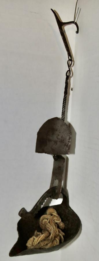 COLONIAL FORGED IRON CANTING CRUSIE OIL LAMP