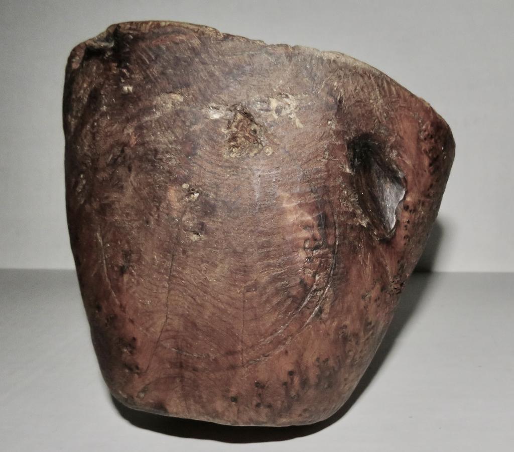 ABENAKI INDIAN WHITE CEDAR BURL BOWL, EARLY 19TH C
