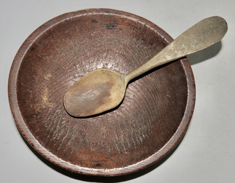 RARE 18TH C. EATING BOWL & SPOON