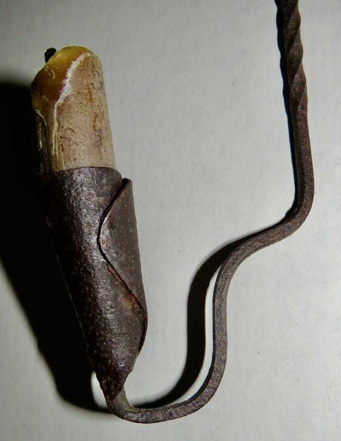 18TH CENTURY FORGED IRON LOOM LIGHT
