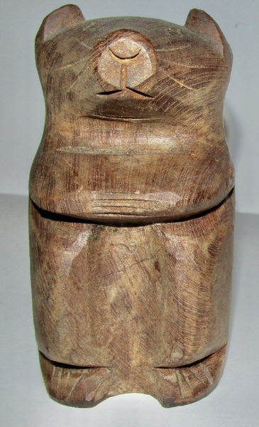 FOLK ART CARVED BEAVER