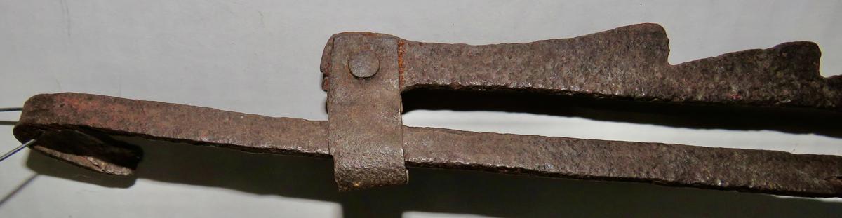 18TH C. FORGED LIGHTING TRAMMEL