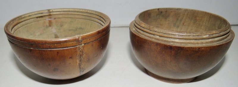 VERY RARE 18TH C. MAPLE SCREW TOP CONTAINER, 3"