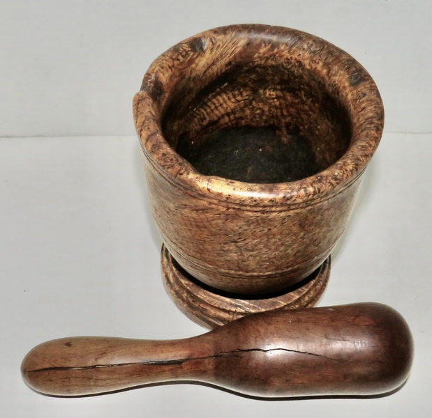THE BEST 18TH C. ASH BURL MORTAR & PESTLE