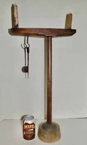 18TH C. MAPLE TABLE TOP DOUBLE CANDLE HOLDER