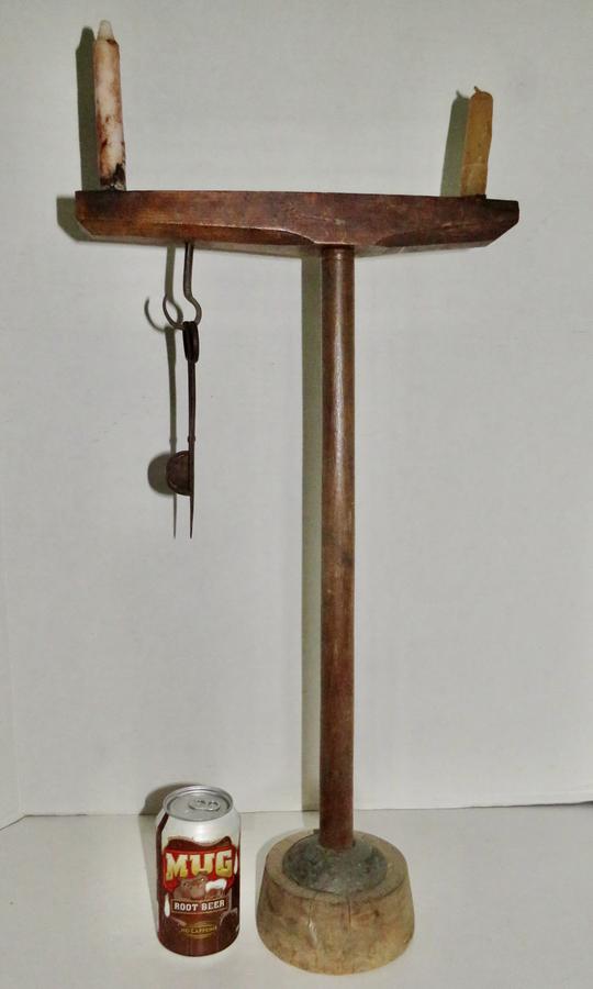 18TH C. MAPLE TABLE TOP DOUBLE CANDLE HOLDER