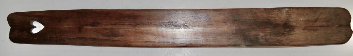 COLONIAL PA WOODEN BUSK WITH A HEART